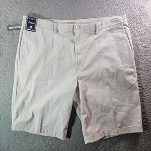 NWT Roundtree & Yorke Casuals Shorts‎ Men 42 x 11" Classic Stretch Beige